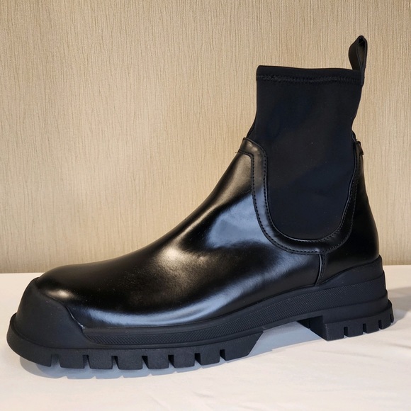 ZARA WATERPROOF POOL-ON ANKLE BOOTS WITH TRACK SOLE - EU sz 39 Black - Picture 4 of 7